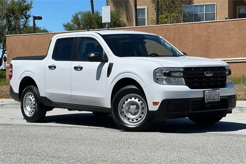 2024 Ford Maverick XL photo 1