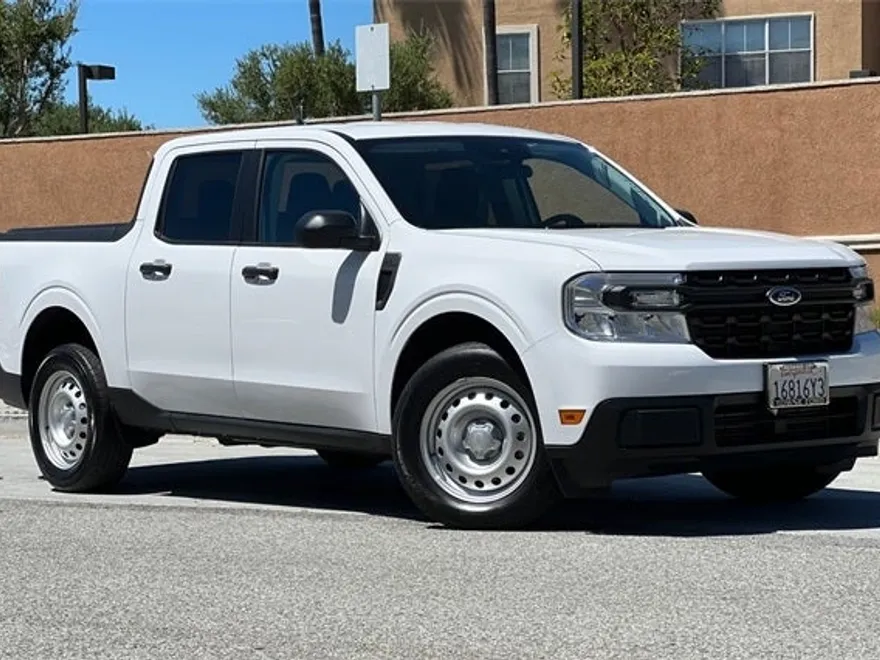 2024 Ford Maverick XL photo 1