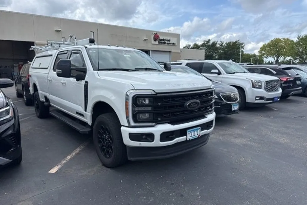 2023 Ford F-350 photo 1