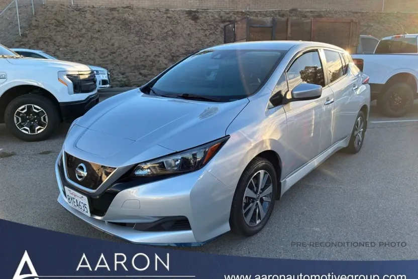 2022 Nissan Leaf S photo 1