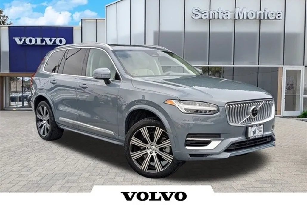 2023 Volvo XC90 Recharge T8 Plus photo 1