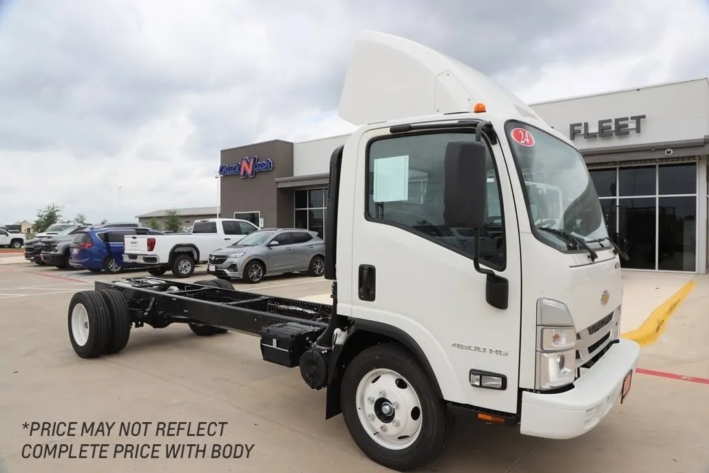 2024 Chevrolet Silverado 4500HD photo 1
