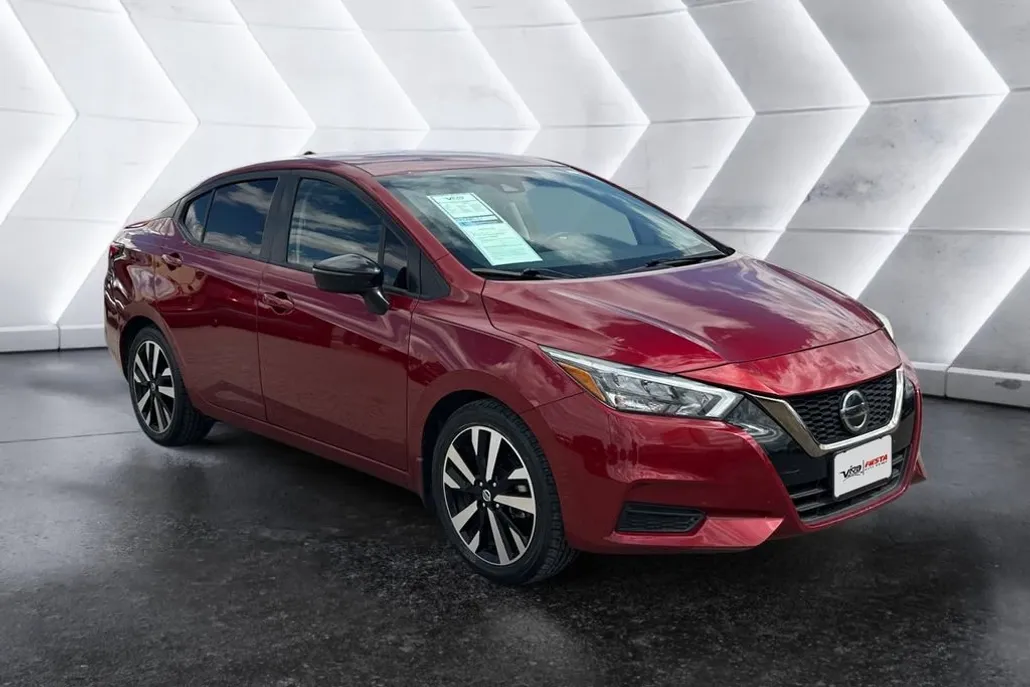 2022 Nissan Versa 1.6 SR photo 1