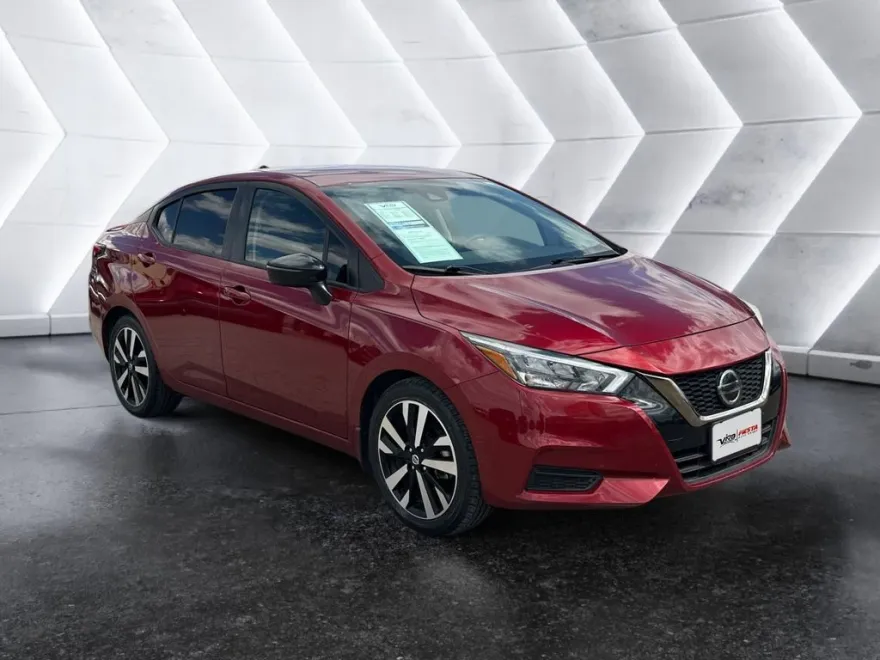 2022 Nissan Versa 1.6 SR photo 1