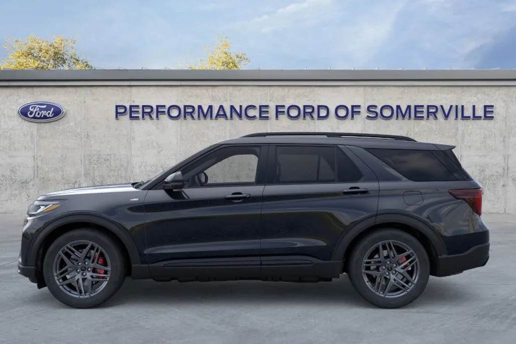 2025 Ford Explorer ST-Line photo 1