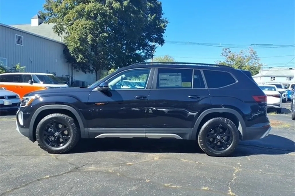 2026 Volkswagen Atlas Peak Edition SE photo 1