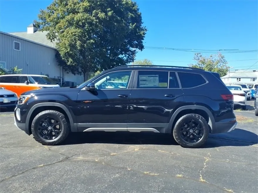2026 Volkswagen Atlas Peak Edition SE photo 1