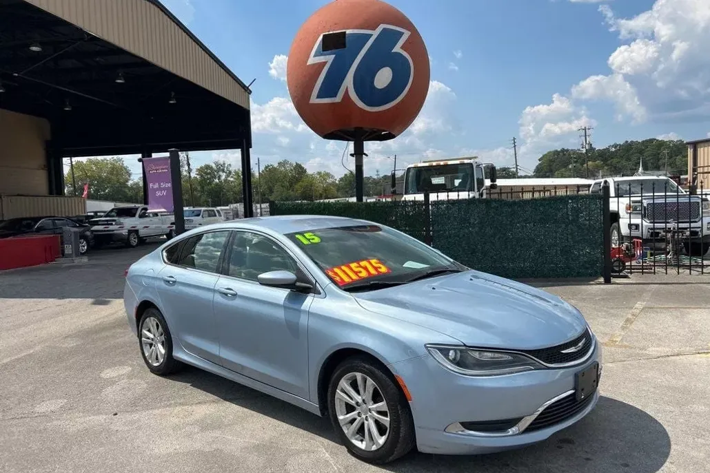 2015 Chrysler 200 Limited photo 1
