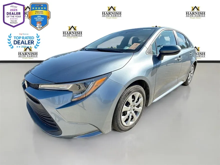 2024 Toyota Corolla LE photo 1