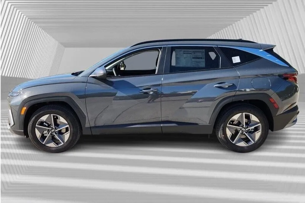 2026 Hyundai Tucson SEL photo 1