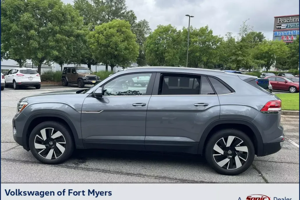 2024 Volkswagen Atlas Cross Sport SE Technology photo 1