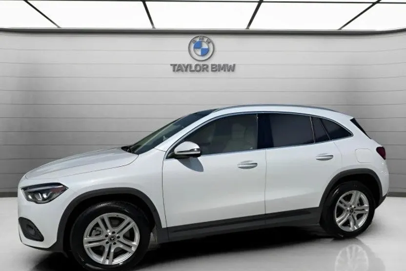 2021 Mercedes Benz GLA 250 photo 1