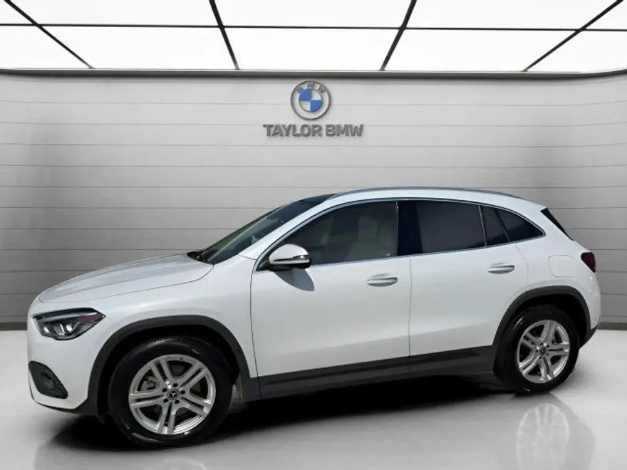 2021 Mercedes Benz GLA 250 photo 1