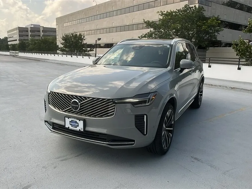 2026 Volvo XC90 Plus photo 1