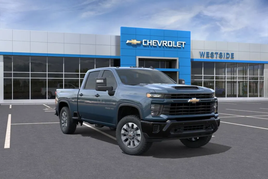 2026 Chevrolet Silverado 2500HD Custom photo 1