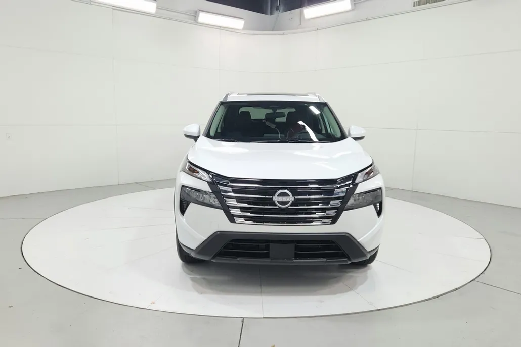 2025 Nissan Rogue SV photo 2