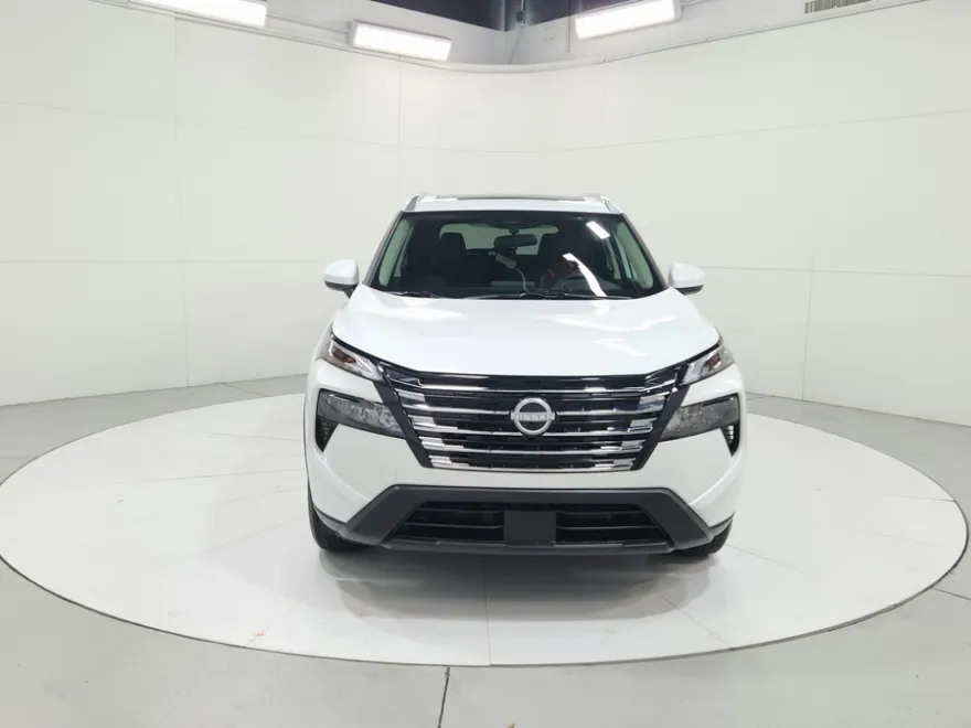 2025 Nissan Rogue SV photo 2
