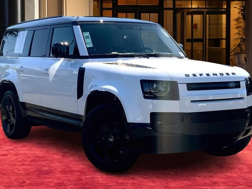 2025 Land Rover Defender 130 X-Dynamic SE photo 1