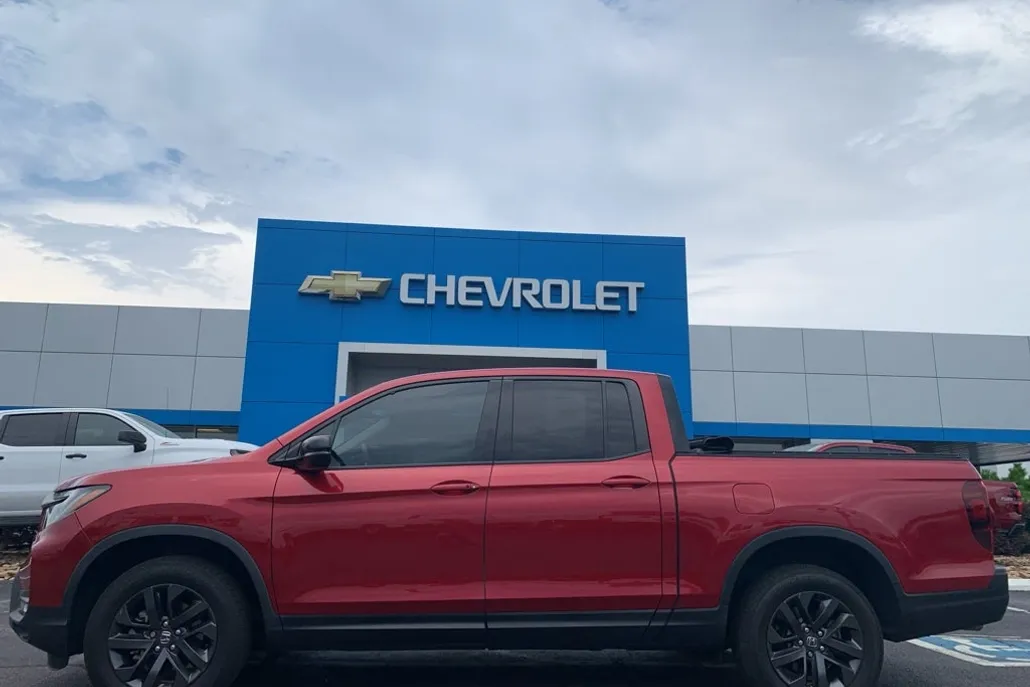 2021 Honda Ridgeline Sport photo 1