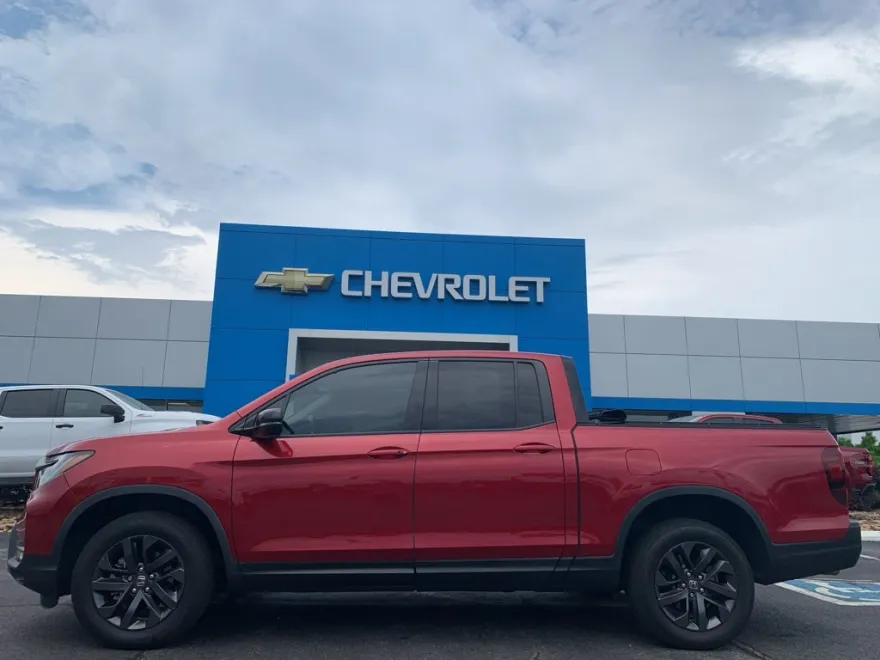 2021 Honda Ridgeline Sport photo 1