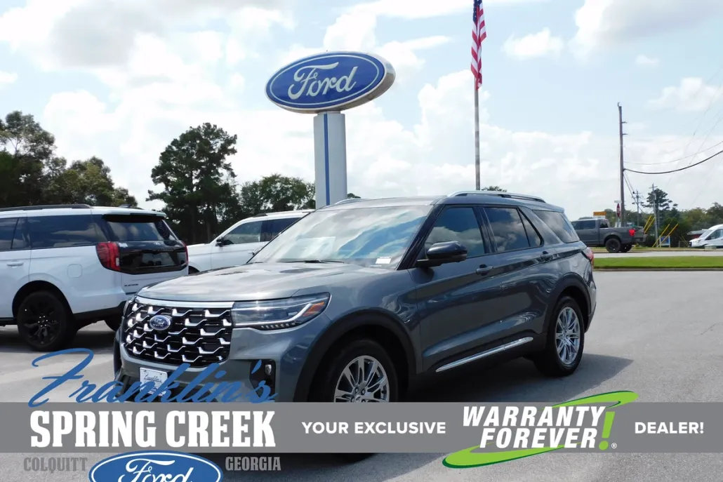 2025 Ford Explorer Platinum photo 1