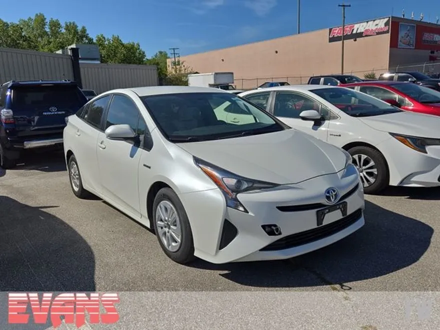 2016 Toyota Prius Two photo 1