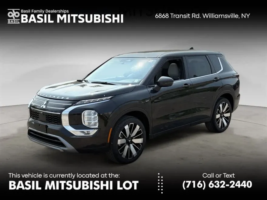 2025 Mitsubishi Outlander SE photo 1