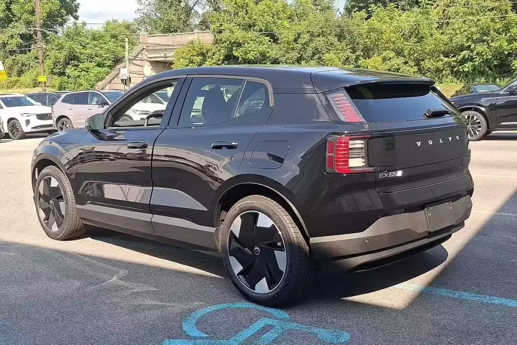 2025 Volvo EX30 Plus photo 1