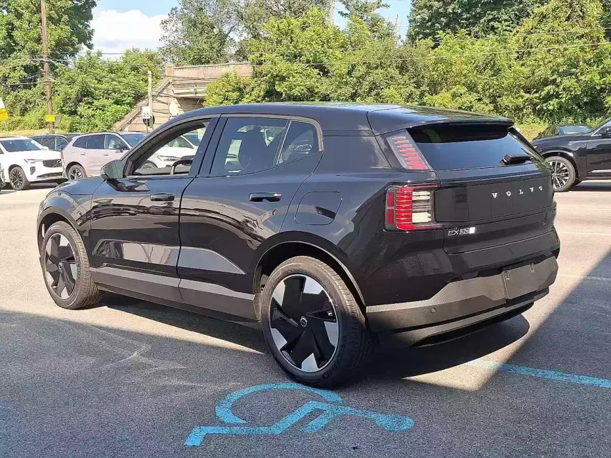 2025 Volvo EX30 Plus photo 1