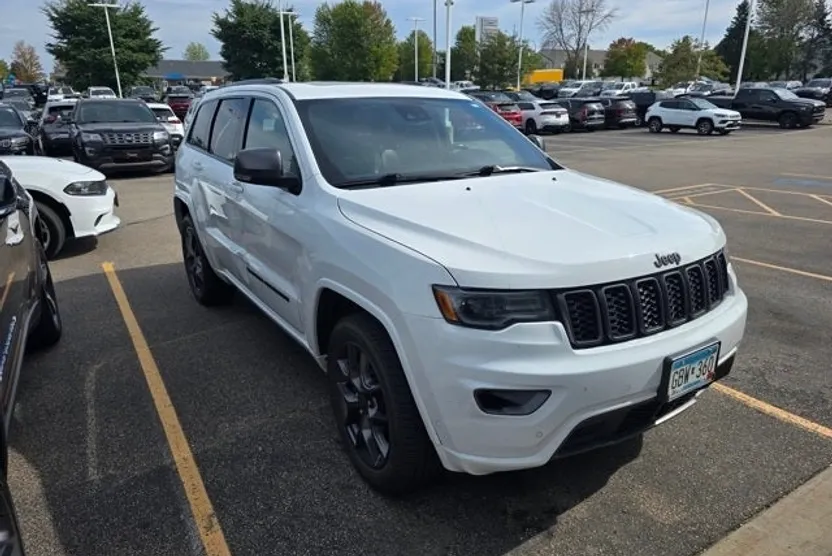 2021 Jeep Grand Cherokee Anniversary Edition photo 1
