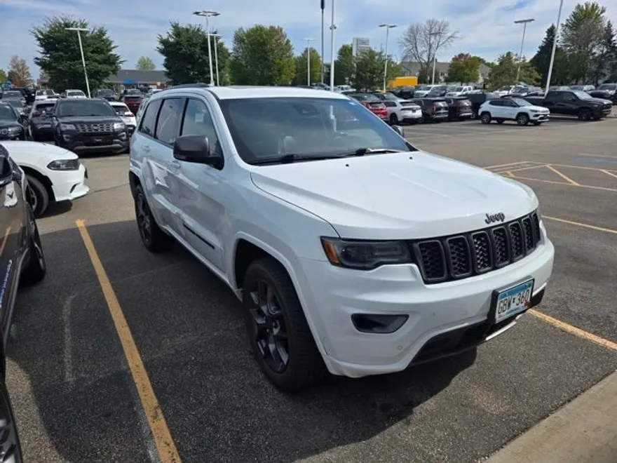 2021 Jeep Grand Cherokee Anniversary Edition photo 1