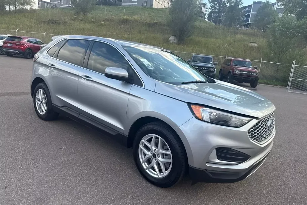 2024 Ford Edge SEL photo 1