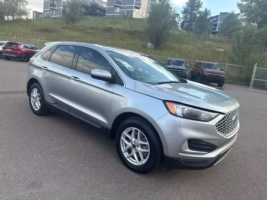 2024 Ford Edge SEL photo 1