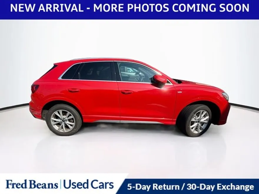 2024 Audi Q3 45 TFSI S line Premium photo 1