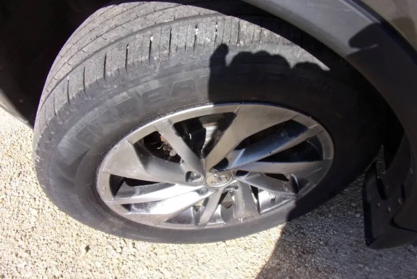 2014 Nissan Rogue SL photo 1
