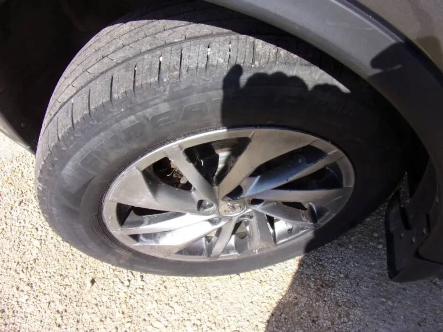 2014 Nissan Rogue SL photo 1