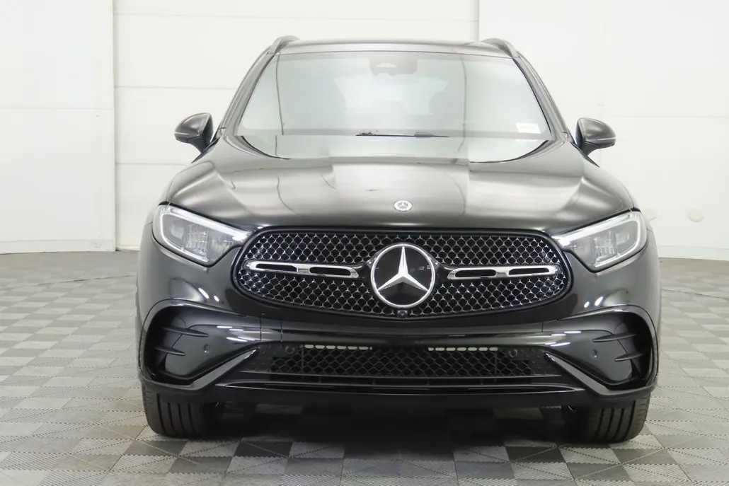 2026 Mercedes Benz GLC 300 4MATIC photo 1