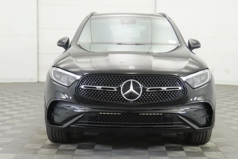 2026 Mercedes Benz GLC 300 4MATIC photo 1