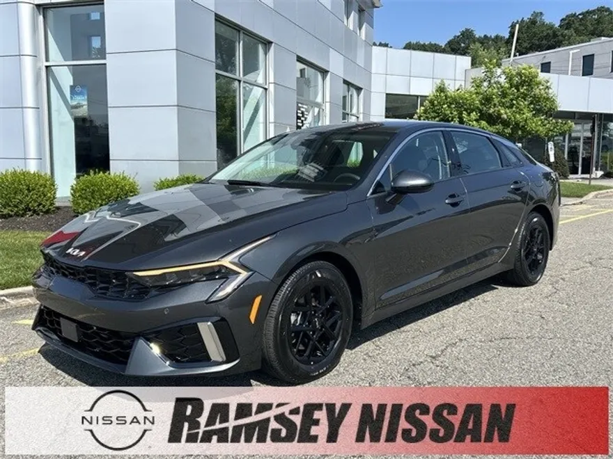 2025 Kia K5 LXS photo 1
