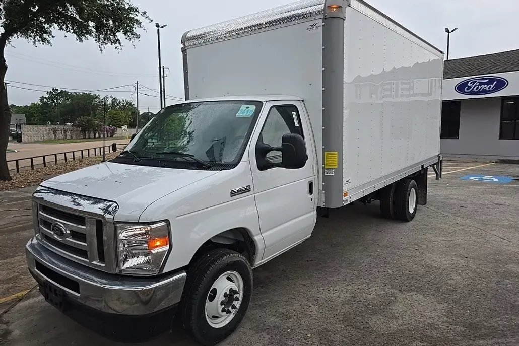 2025 Ford E-350 Base photo 1