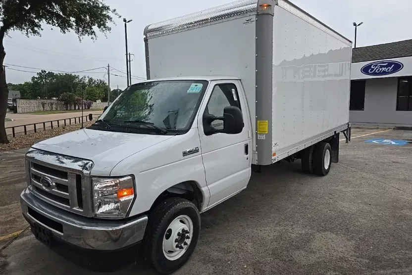 2025 Ford E-350 Base photo 1