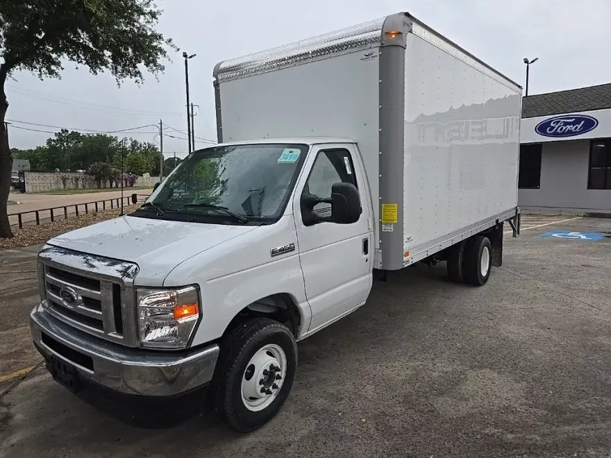 2025 Ford E-350 Base photo 1