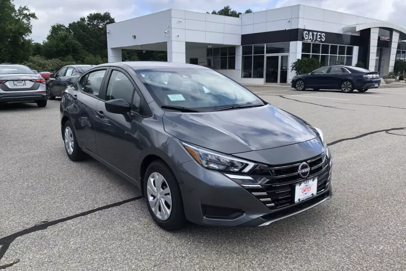 2025 Nissan Versa S photo 1