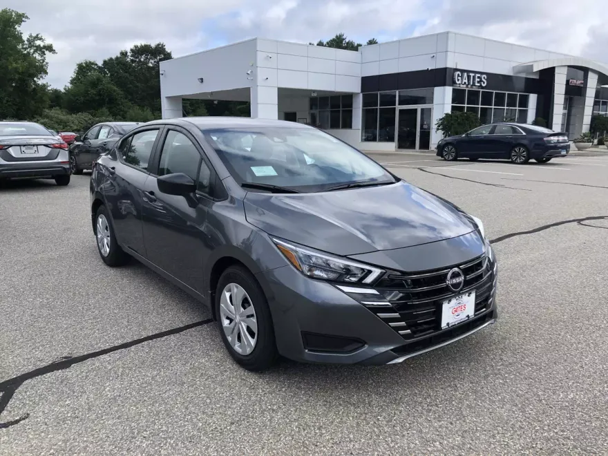 2025 Nissan Versa S photo 1