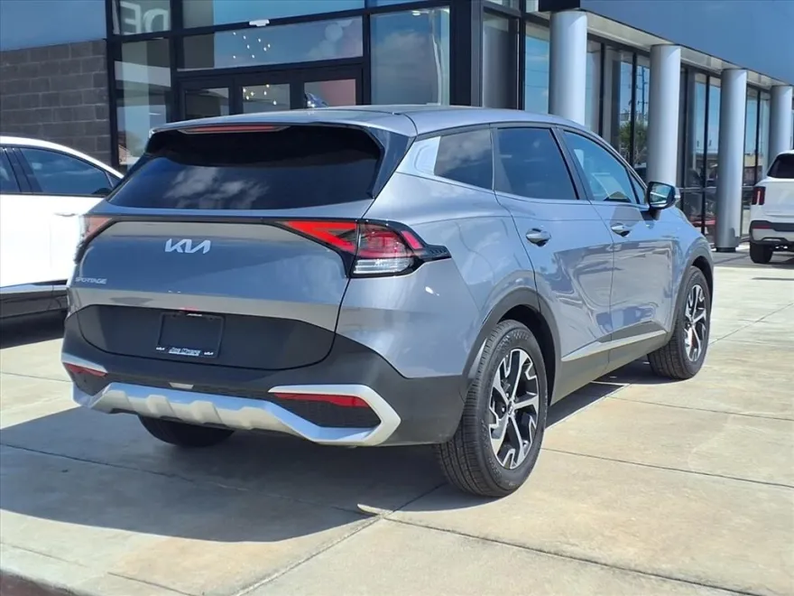 2025 Kia Sportage EX photo 1