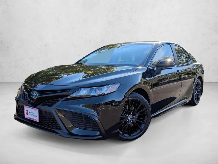 2022 Toyota Camry Hybrid SE photo 1