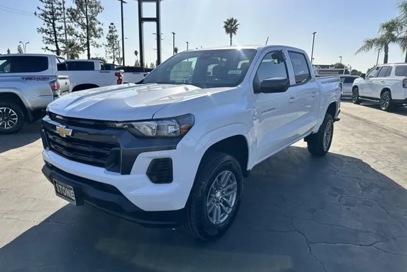 2026 Chevrolet Colorado LT photo 1