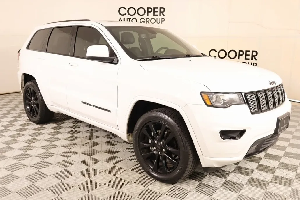 2019 Jeep Grand Cherokee Altitude photo 1