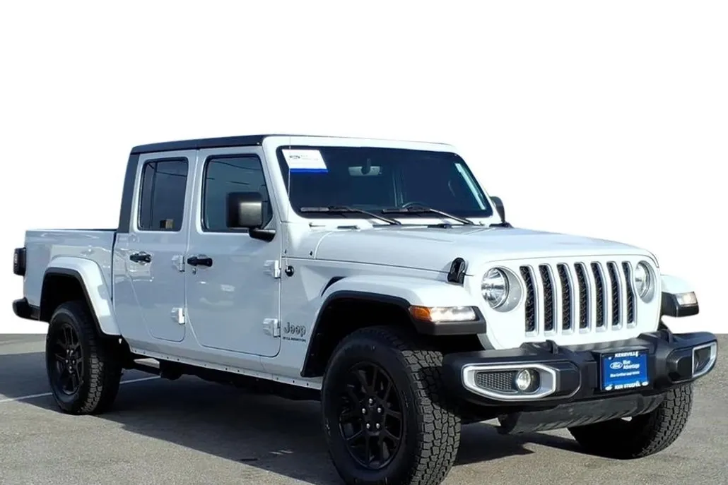 2023 Jeep Gladiator Overland photo 1