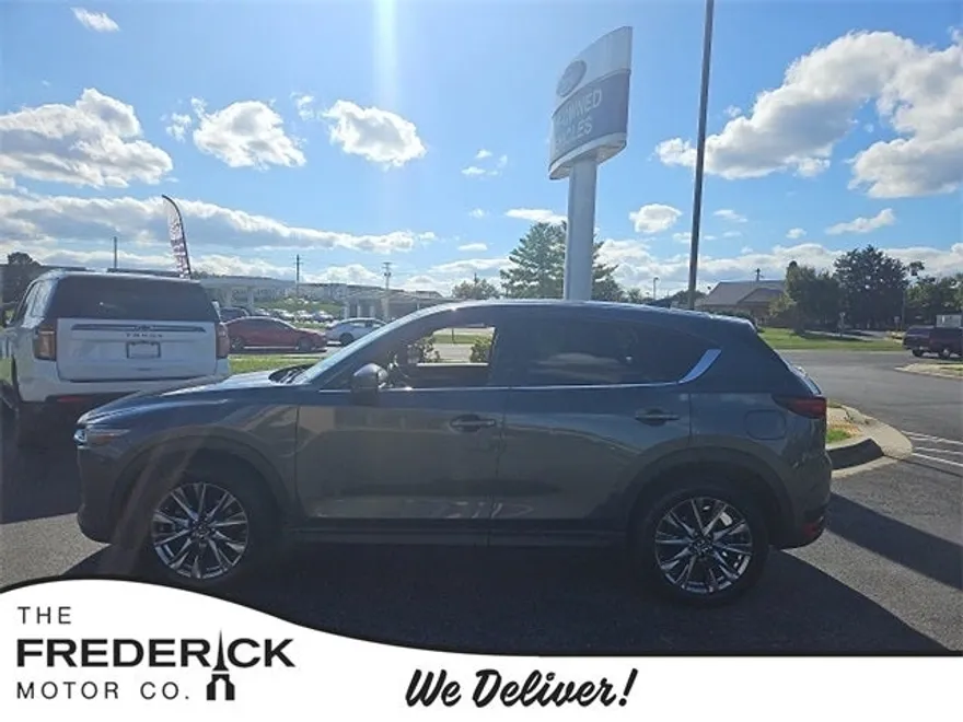 2019 Mazda CX-5 Signature photo 1